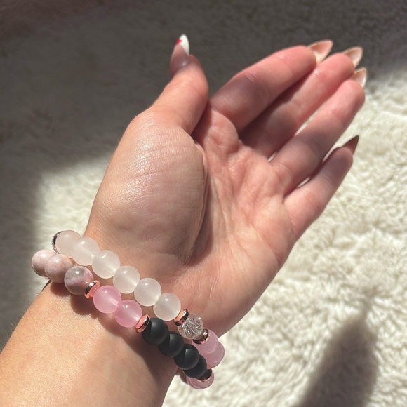 Crystal Bracelet Bundle – Rose Quartz, Garnet, Rhodonite, Pink Opal, Quartz - Picture 2 of 3